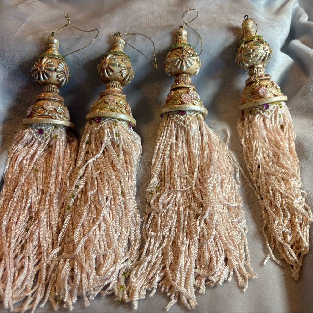 4 Vintage Pink Elegant Tassel Ornaments